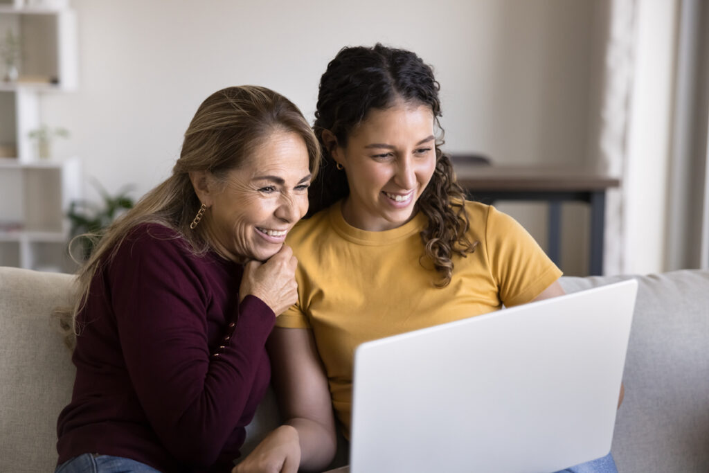 Prospective student and her parent using digital campus visit experiences to learn more about their preferred college